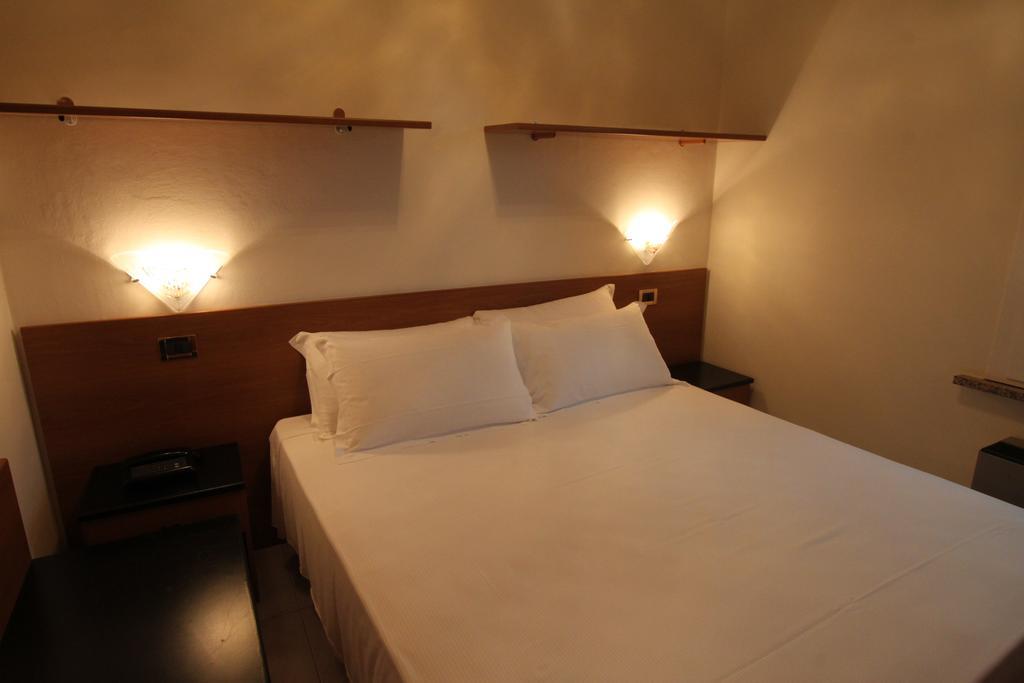 Street Hotel Comacchio Cameră foto